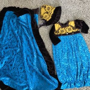 NEW 3pc baby gown blanket set Renaissance